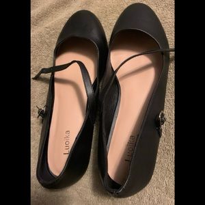 Women’s flat Mary Jane shoes size 13